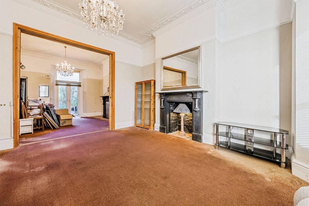 Property photo 3 of 25