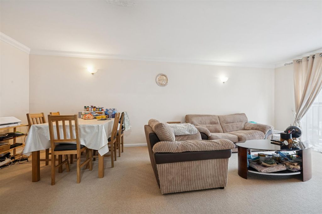 Property photo 3 of 10 23 Viscount Point, 199 The Broadway, Sw19 Receptio