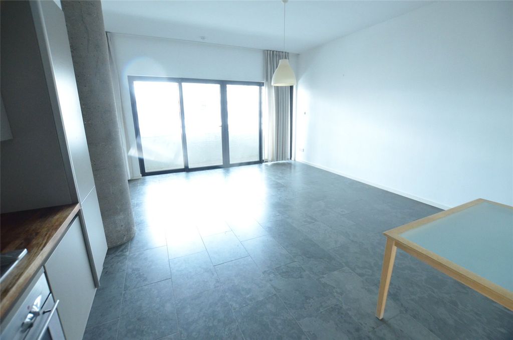 Property photo 2 of 6 Picture No. 01
