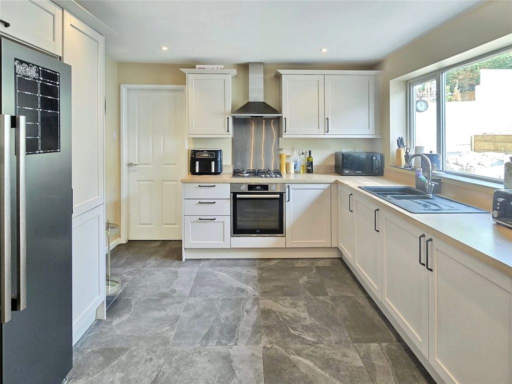 Property photo 3 of 16 Dining Kitchen