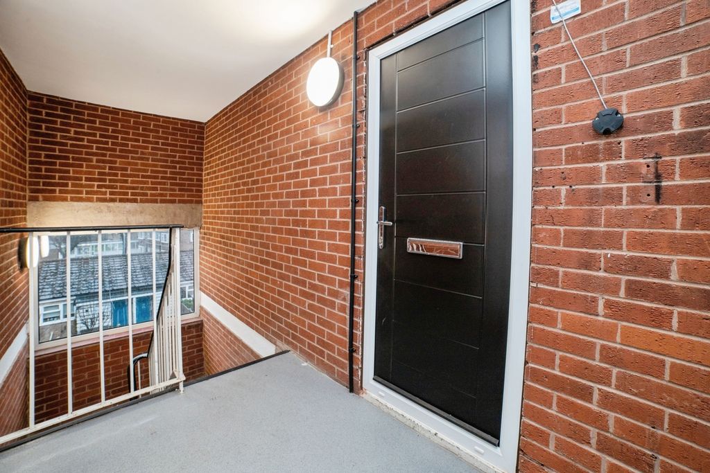 Property photo 2 of 19 2nd Floor Landing