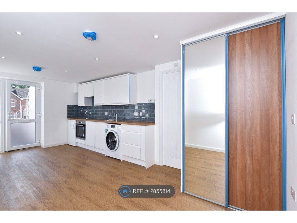 Property photo 1 of 3