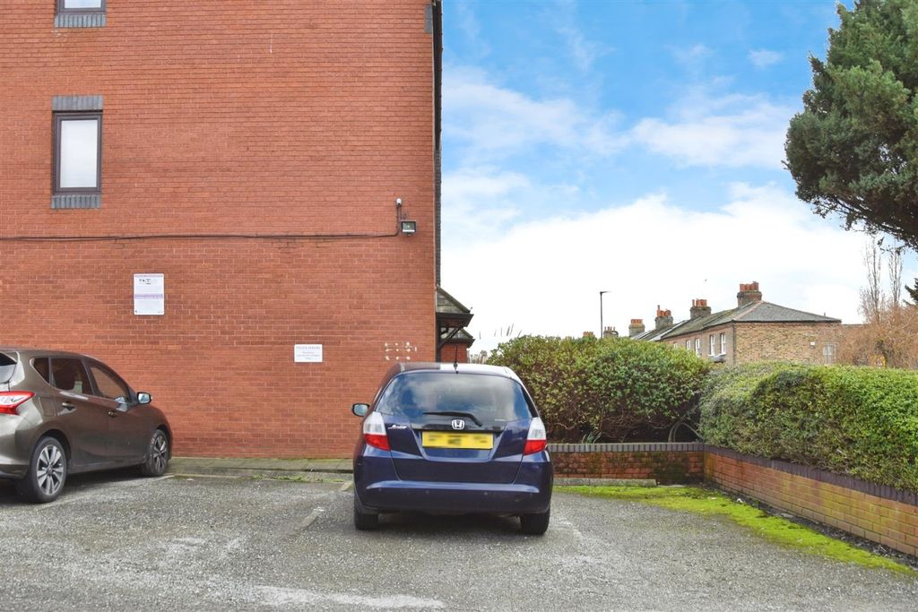 Property photo 2 of 11