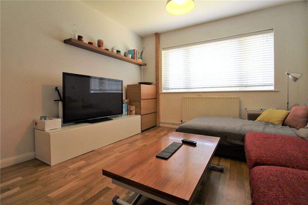 Property photo 2 of 8 Picture No. 04