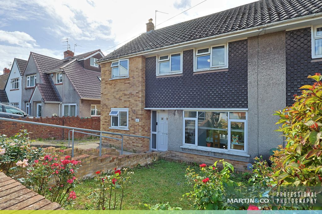 Property photo 2 of 39