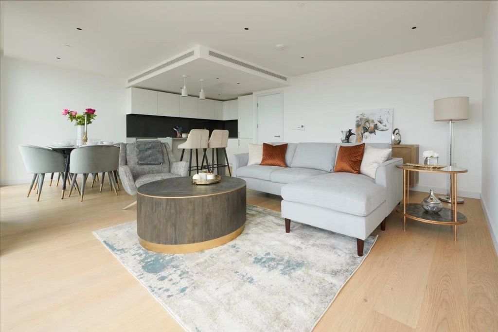 Property photo 3 of 16 1