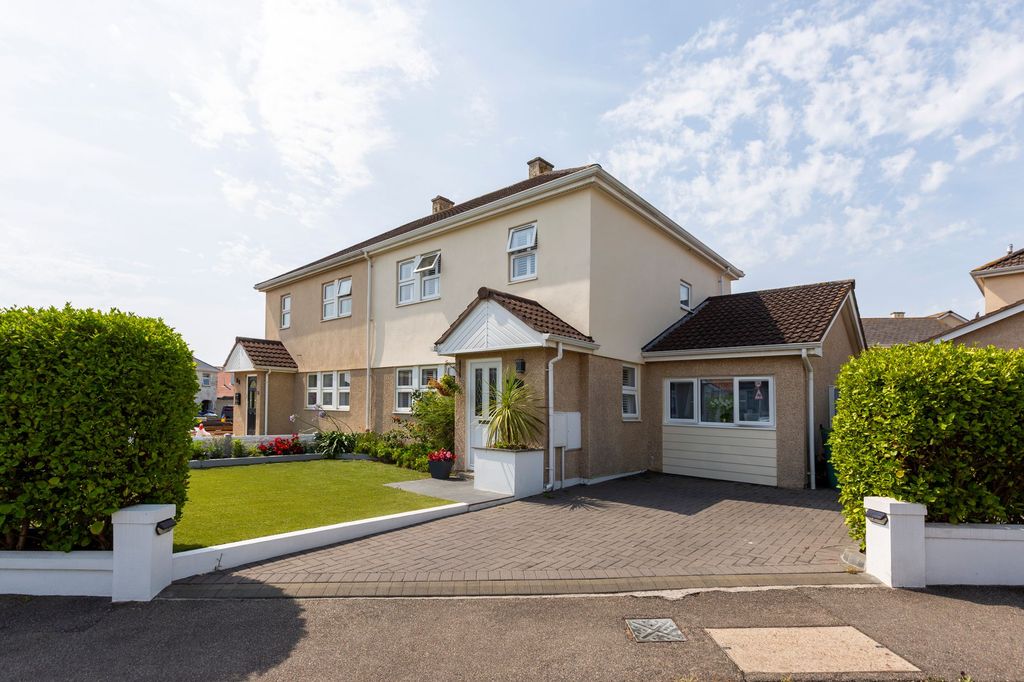 Property photo 1 of 35