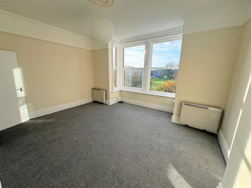 Property photo 2 of 7 6.Jpg