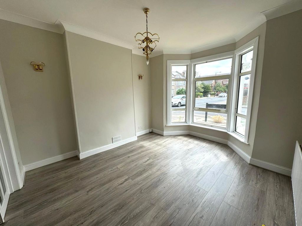 Property photo 2 of 13 Picture No. 34