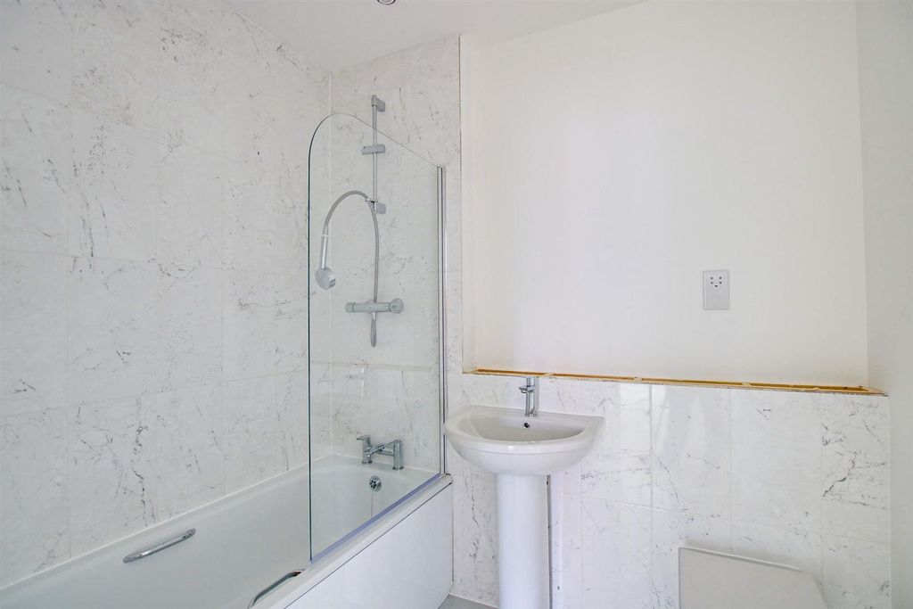 Property photo 3 of 15 Nrmfvmnbu0Q4Kwi3Yncb0A