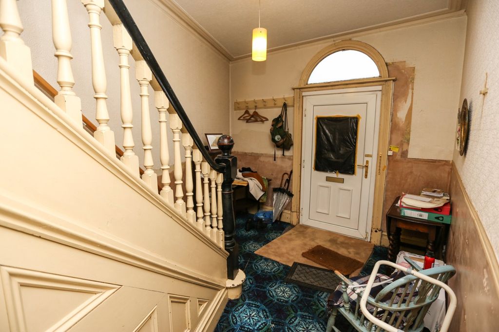 Property photo 2 of 17 Picture No. 15