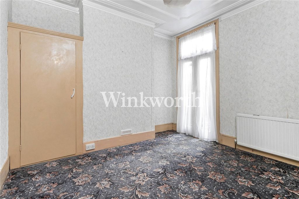 Property photo 3 of 16 Picture No. 09