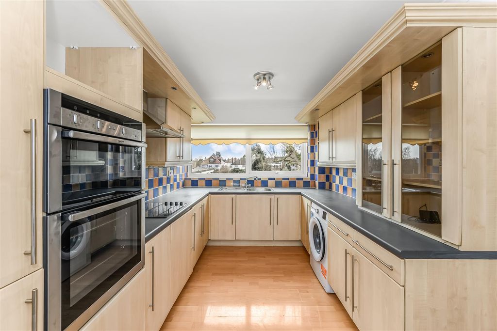 Property photo 2 of 22