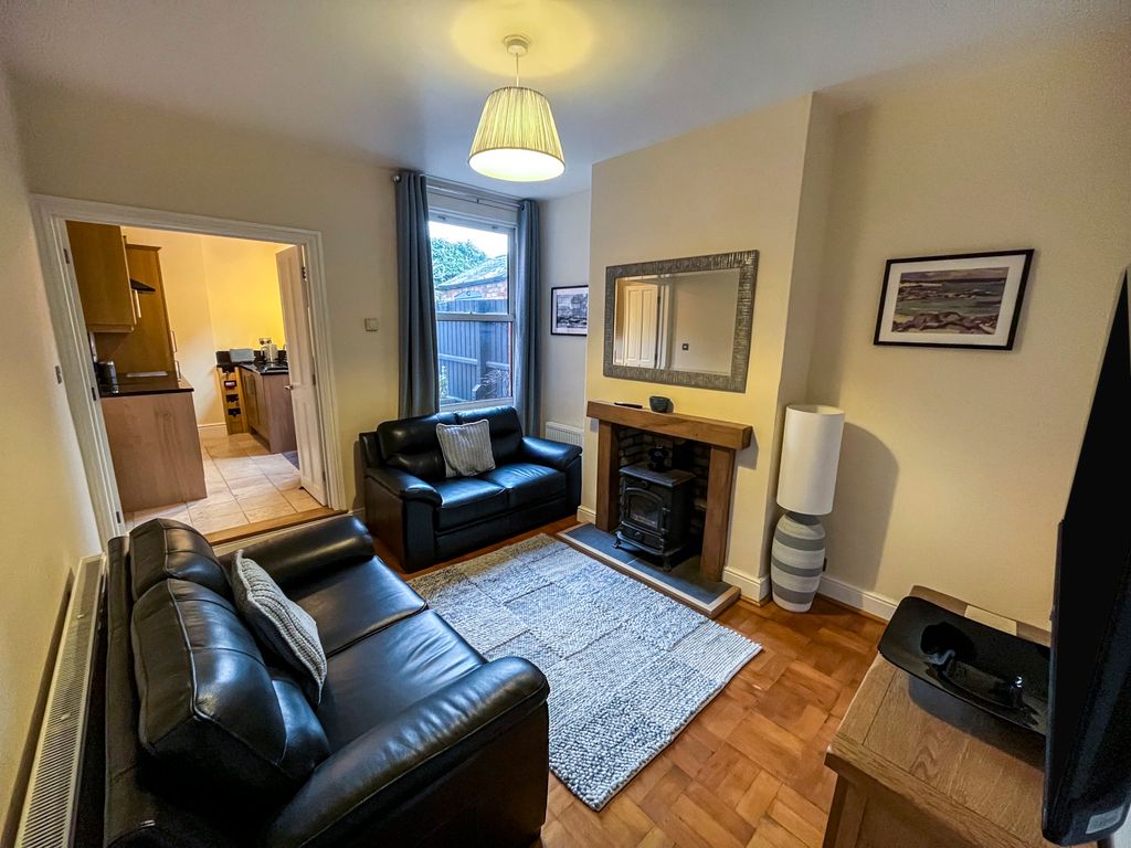 Property photo 2 of 12 Lounge