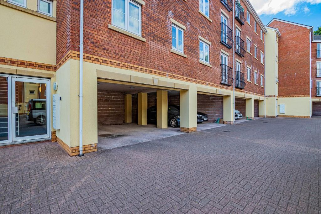 Property photo 2 of 11 Rowsby Court 11-13.Jpg