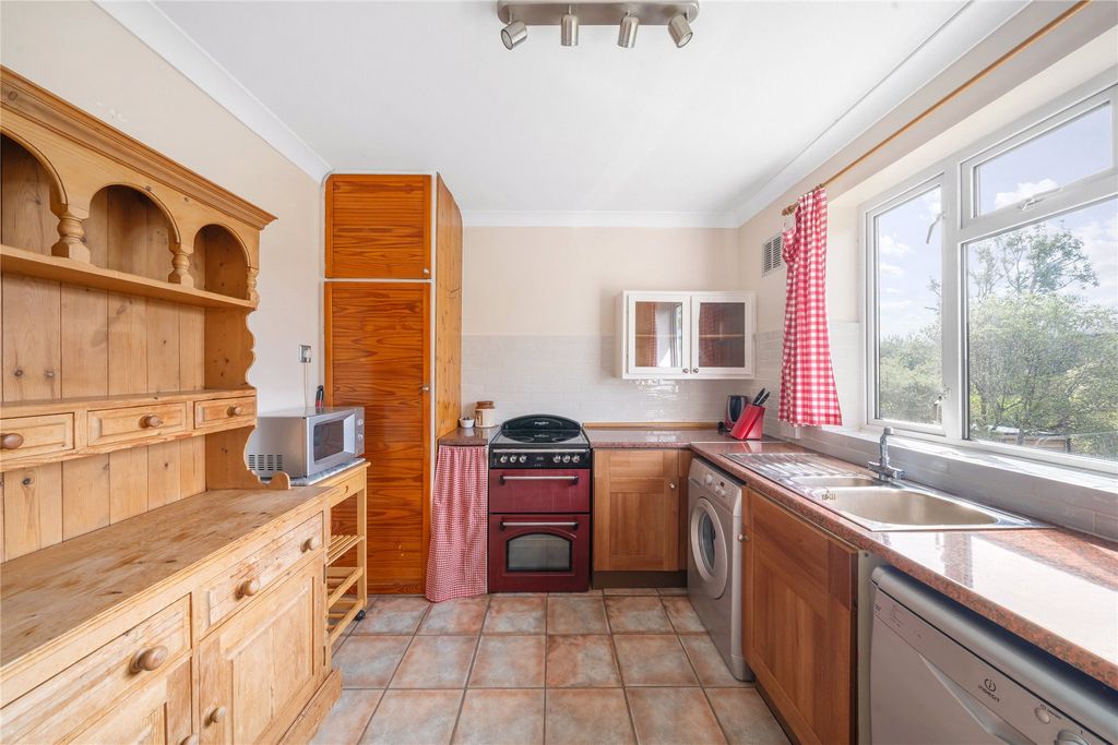 Property photo 3 of 8 Picture No. 10