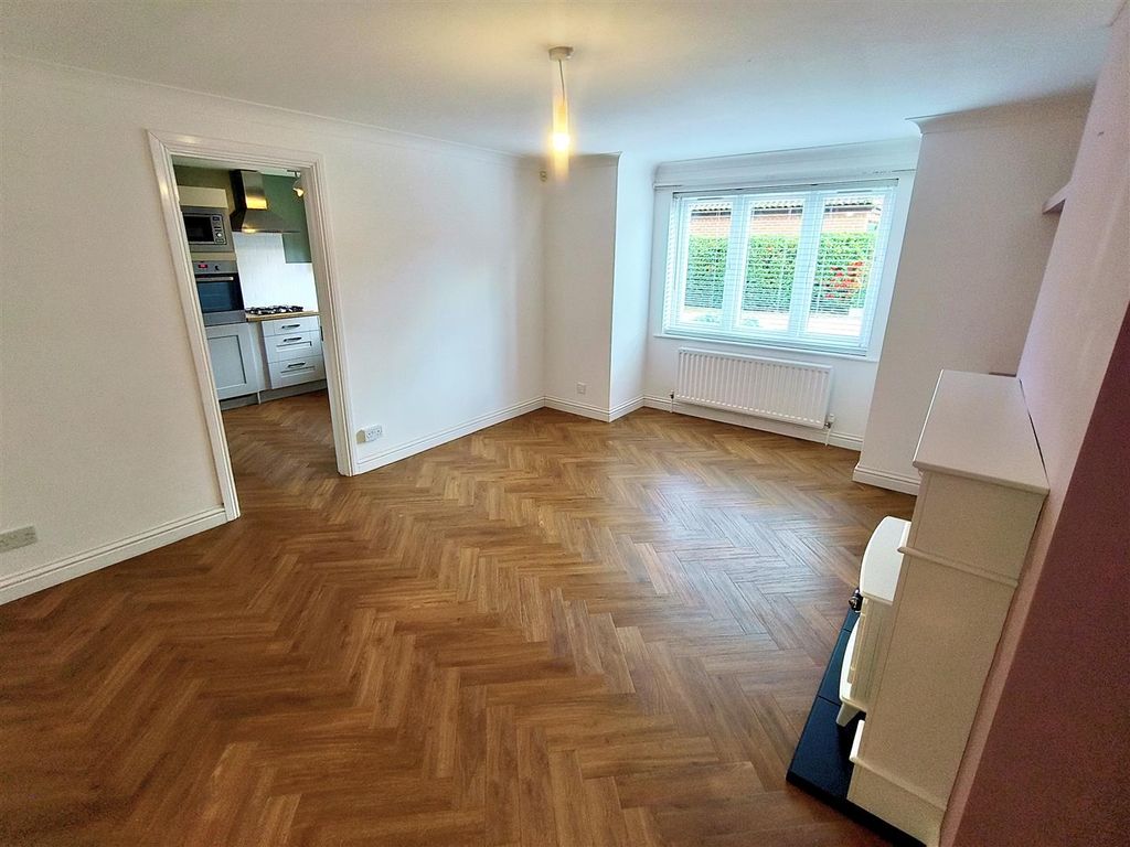 Property photo 3 of 18 Living 3.Jpg