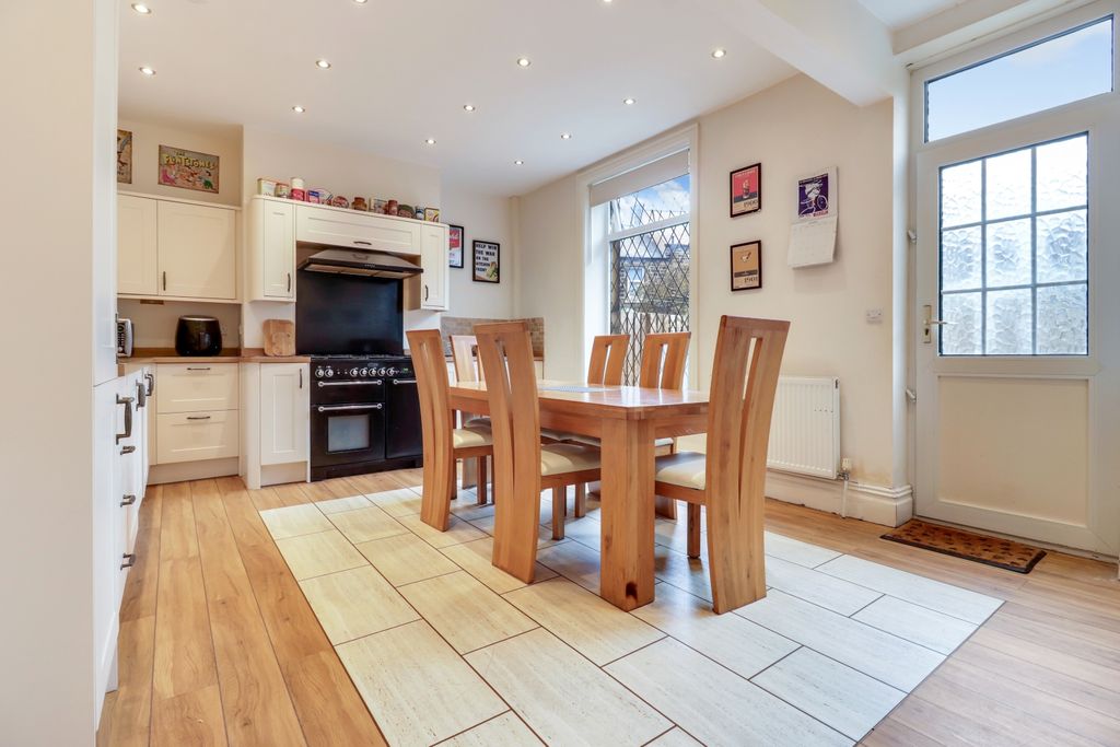 Property photo 2 of 16 Img_1280-Img_1282