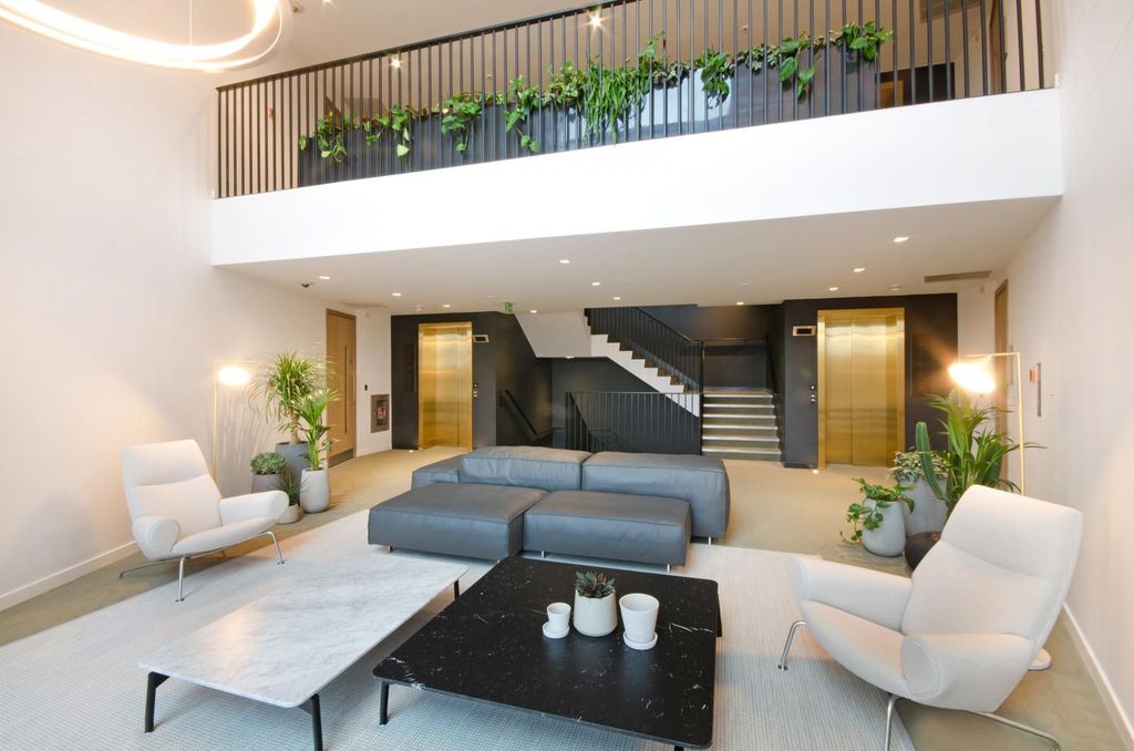 Property photo 2 of 8 Image