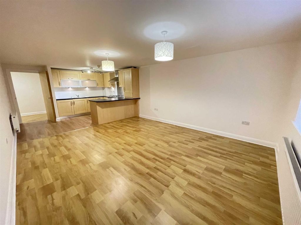 Property photo 3 of 9