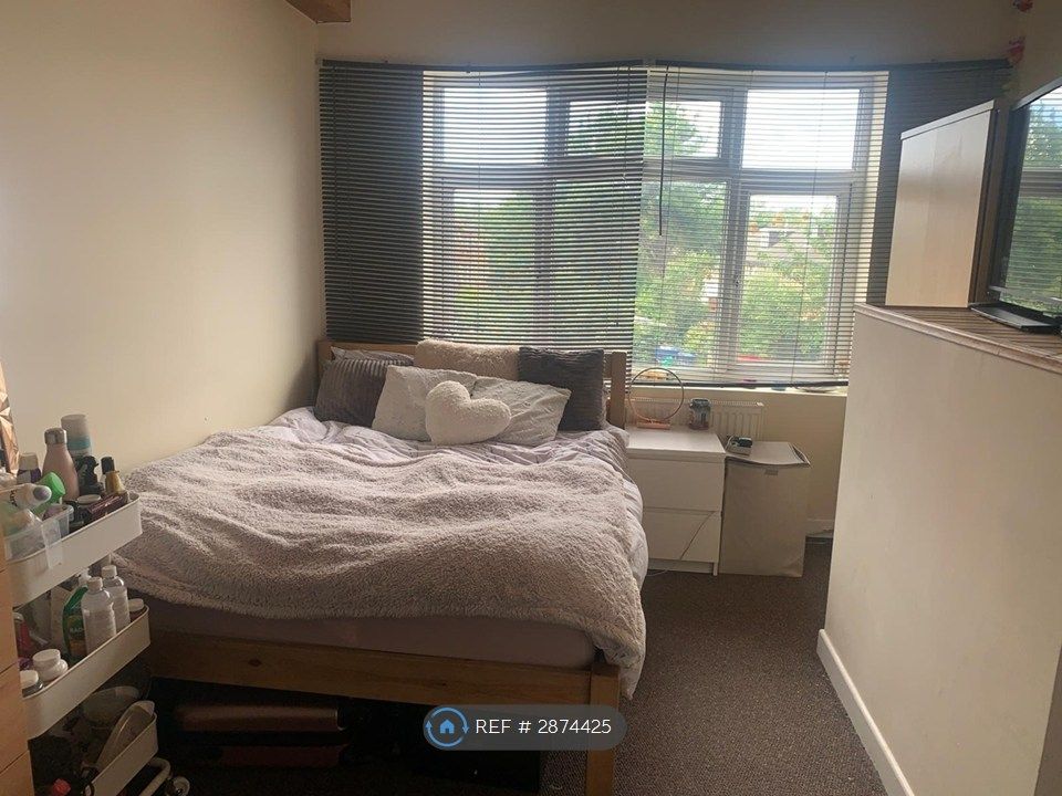 Property photo 3 of 10 Good Sized Double Bedrooms