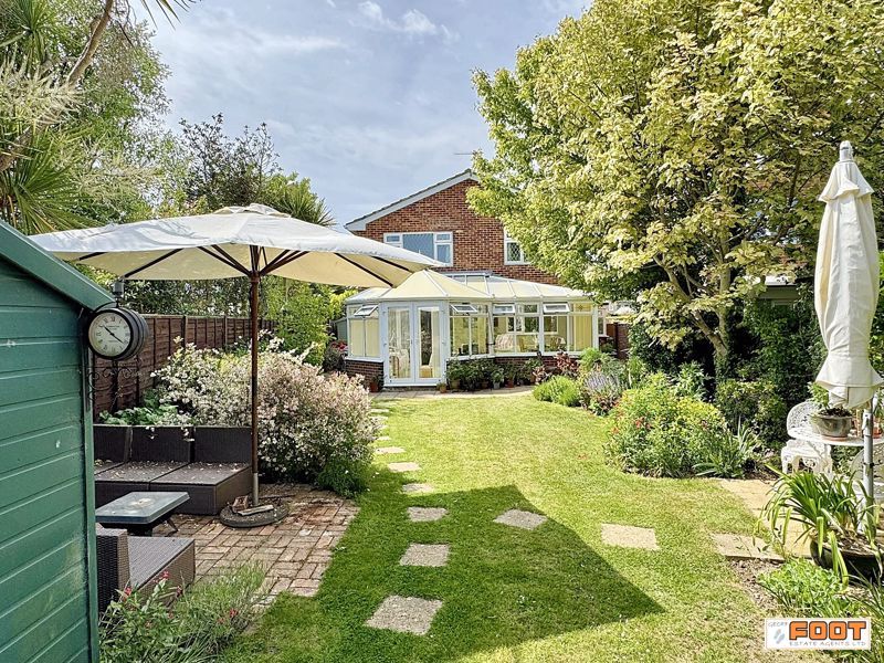 Property photo 1 of 25 Photo 34