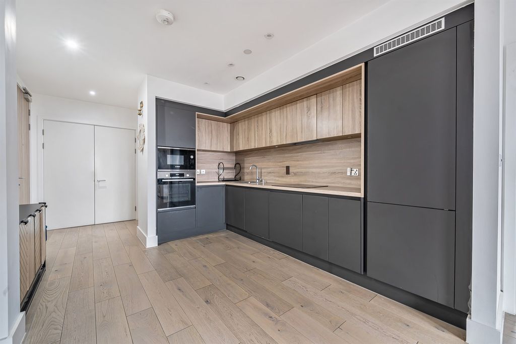 Property photo 3 of 13 Kitchen