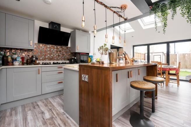 Property photo 2 of 30 25100_Hig000018412_Img_01_0000_Max_656x437.Jpeg