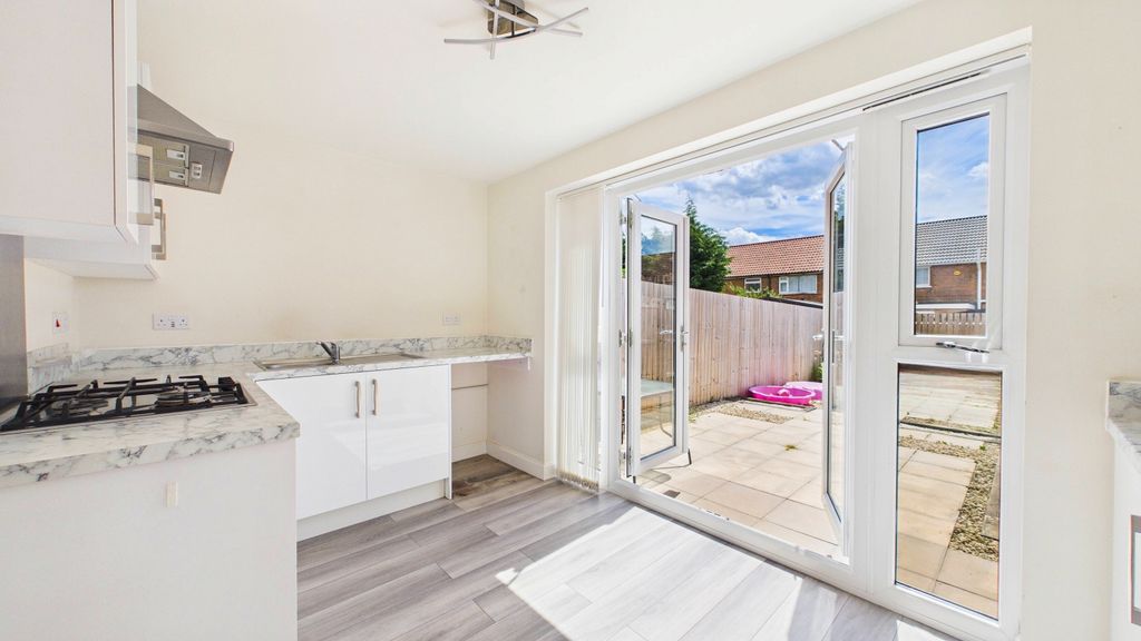 Property photo 3 of 13 20F16612d6E540B3B2d00270Fa8457A8_100_Cam02351G0-Pr