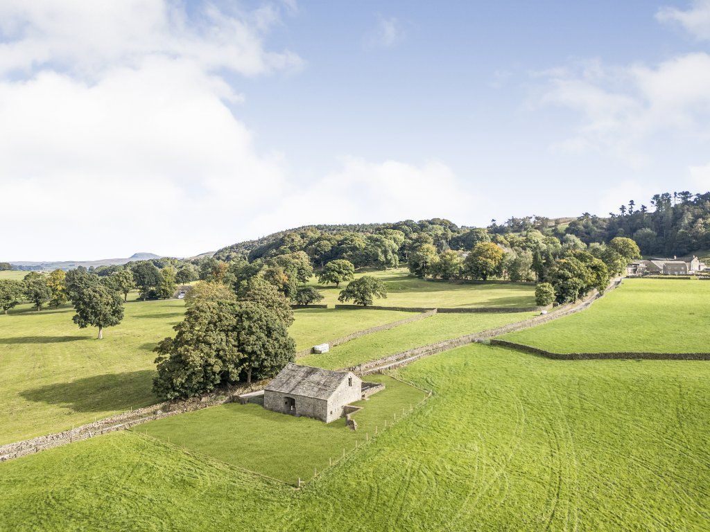 Property photo 1 of 17 Barn