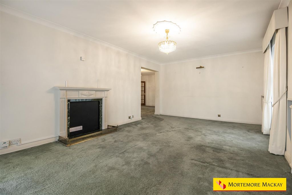 Property photo 3 of 23 7_62921_Watermarked.Jpg