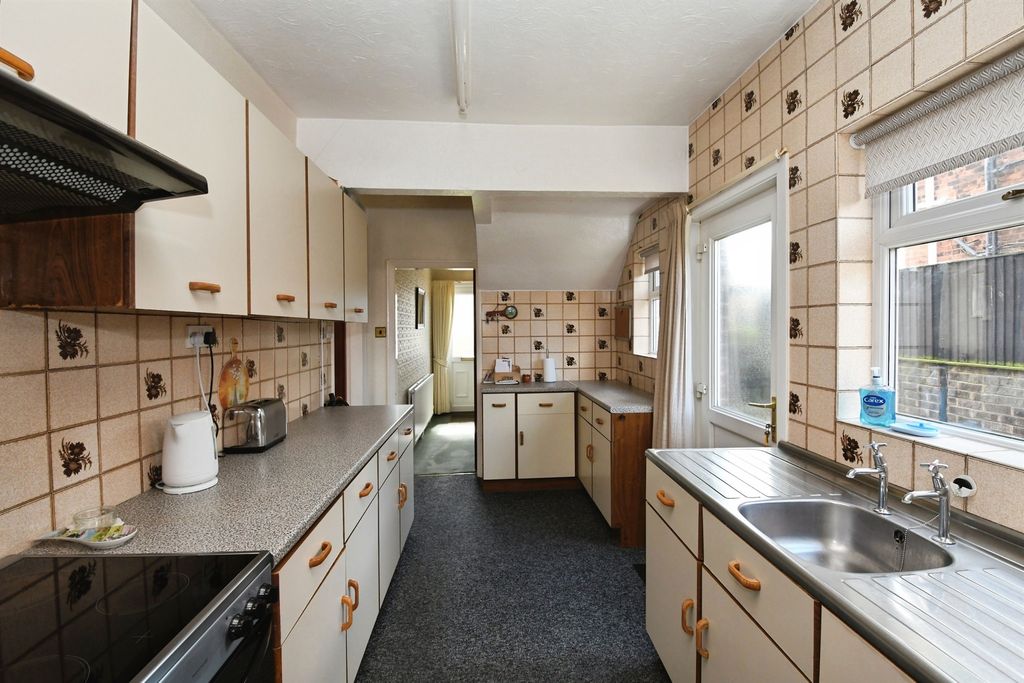 Property photo 2 of 14