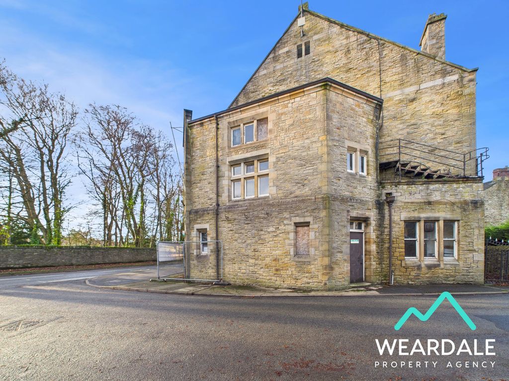 Property photo 2 of 24