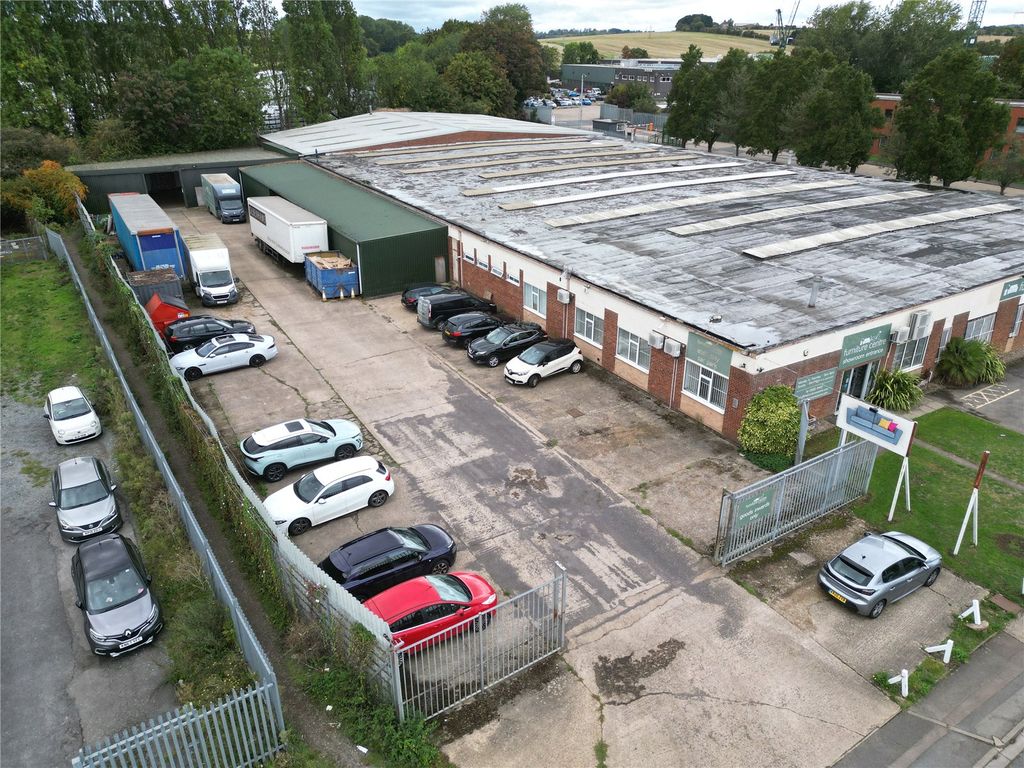 Property photo 2 of 8 Picture No. 10