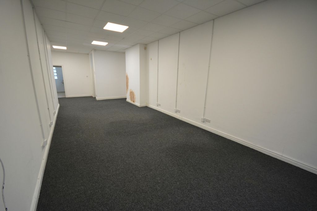 Property photo 3 of 6 Shop Floor