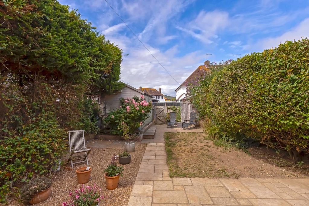 Property photo 2 of 23 Lancing Close_24.Jpg