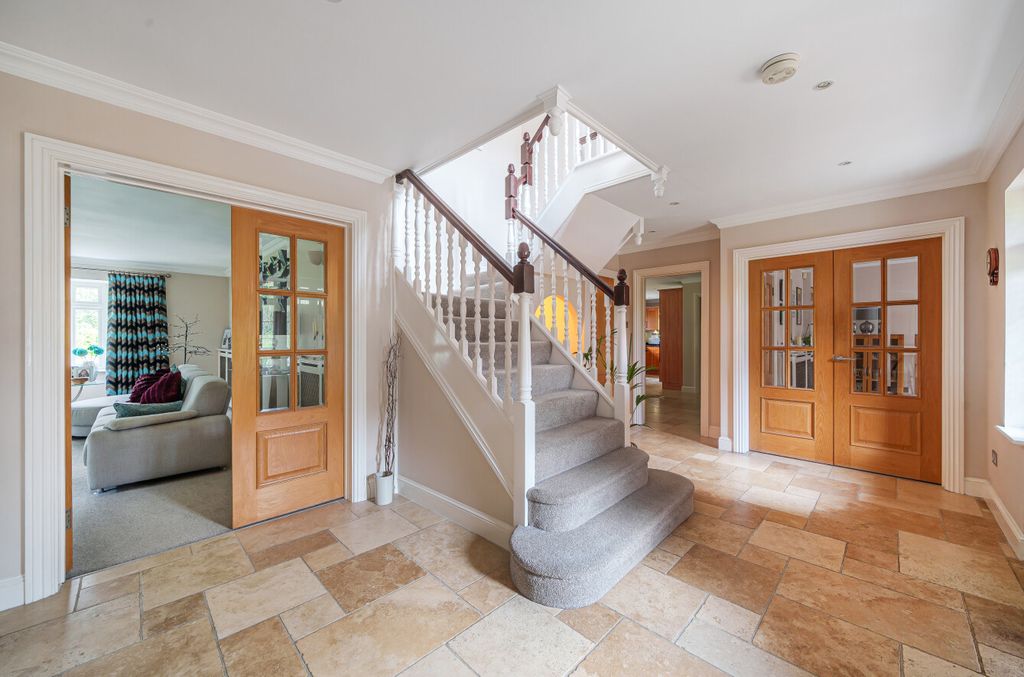 Property photo 3 of 46 Picture 3