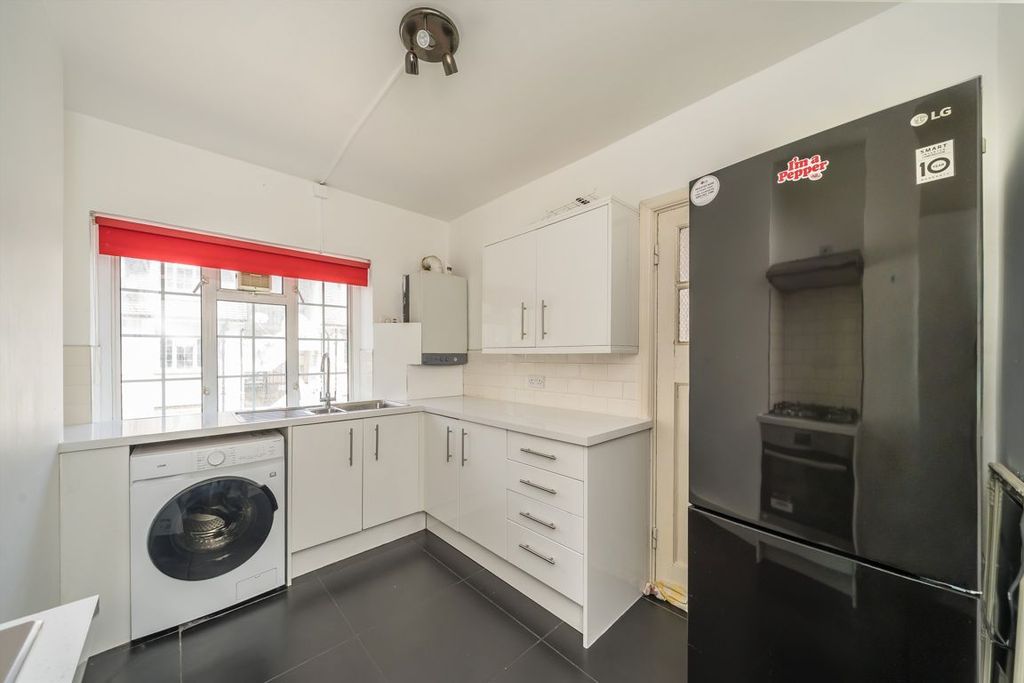 Property photo 2 of 5