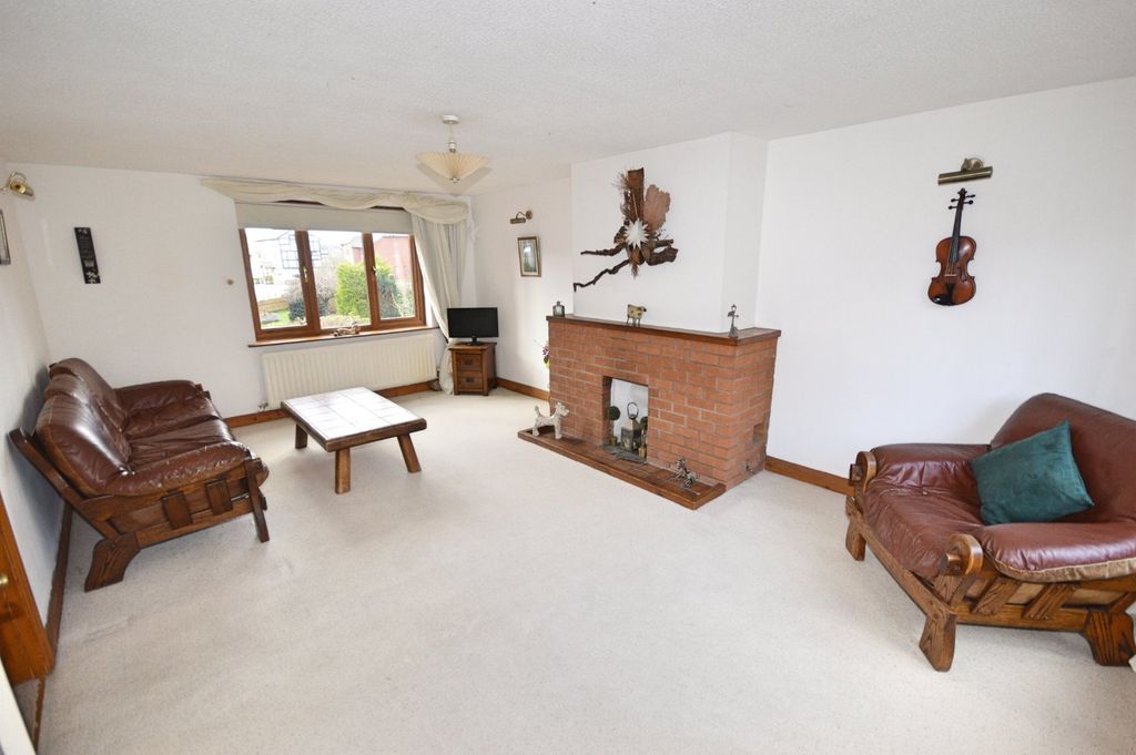 Property photo 3 of 25 Picture No. 02