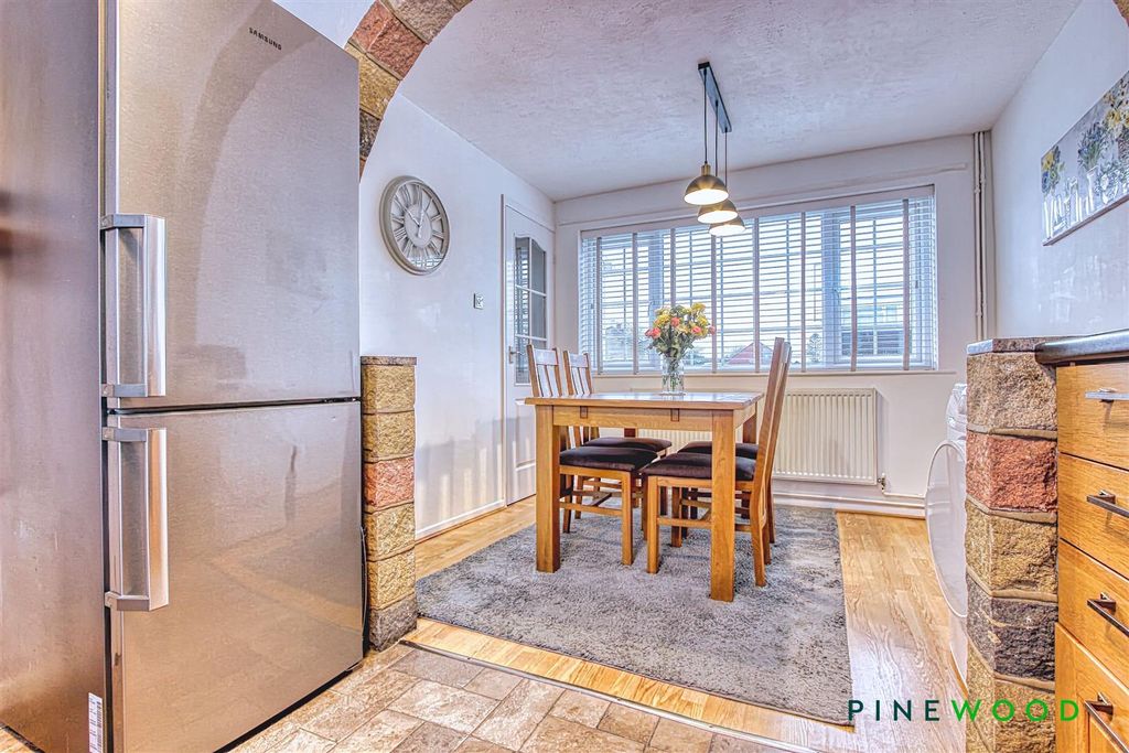 Property photo 2 of 25 Kitchen Diner