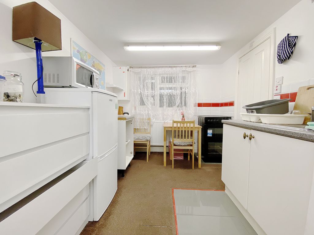 Property photo 2 of 6