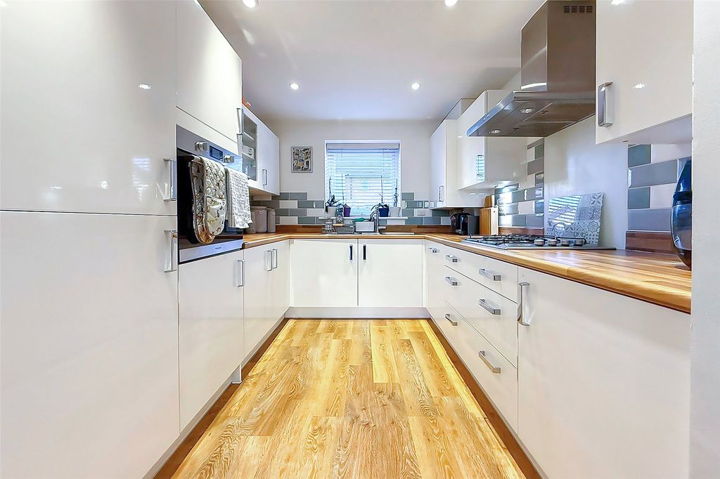 Property photo 3 of 18 Picture No. 09