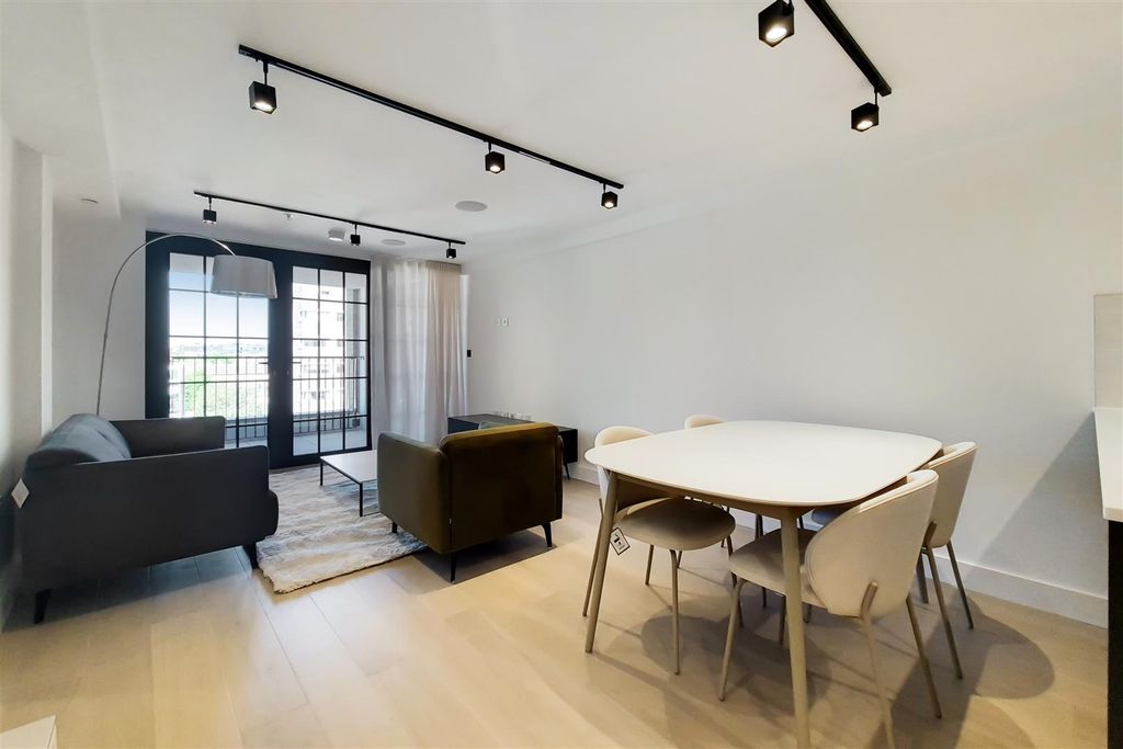 Property photo 2 of 12 1_Kitchen-Reception-2.Jpg