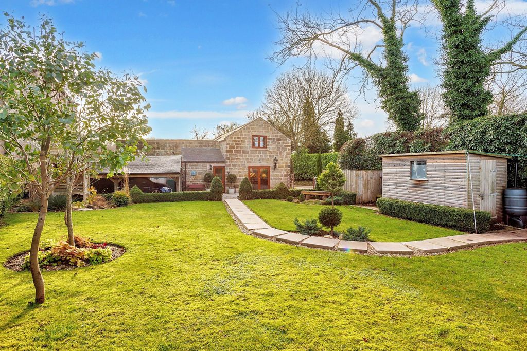 Property photo 2 of 33