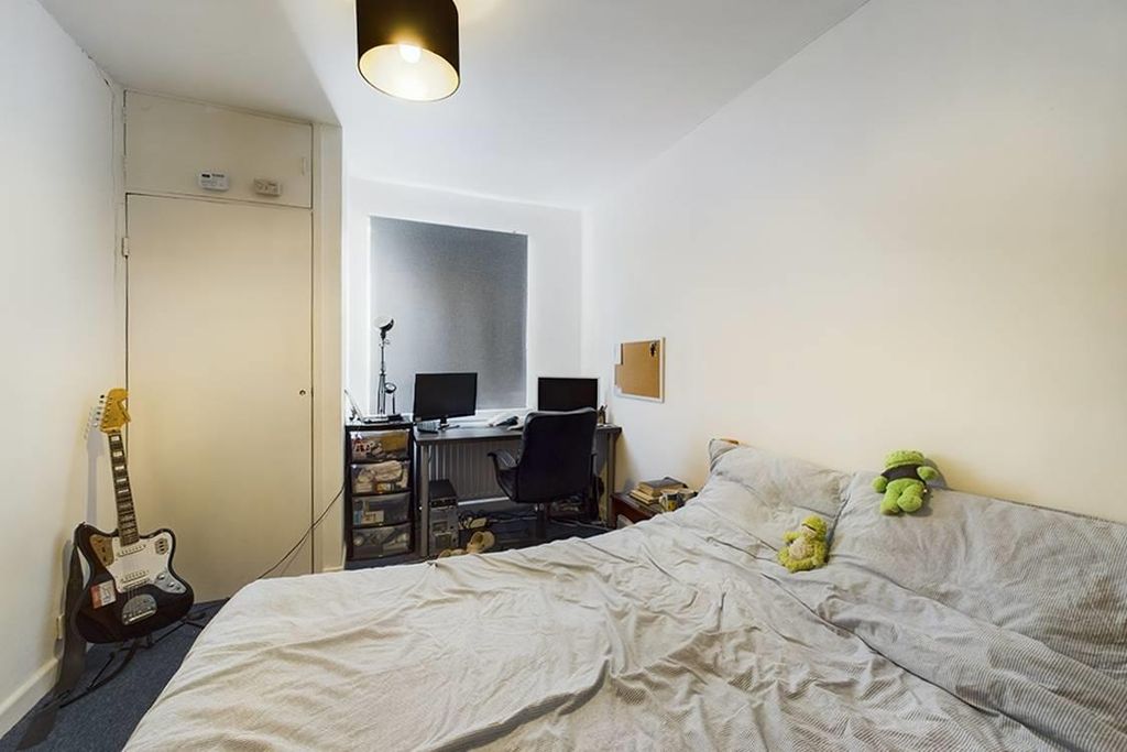 Property photo 3 of 13 Cam01635G0-Pr0022-Still013-Thumbnail-H750-70.Jpg