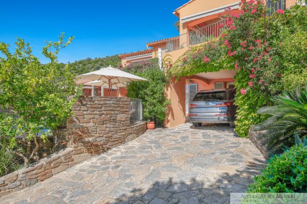 Property photo 3 of 7