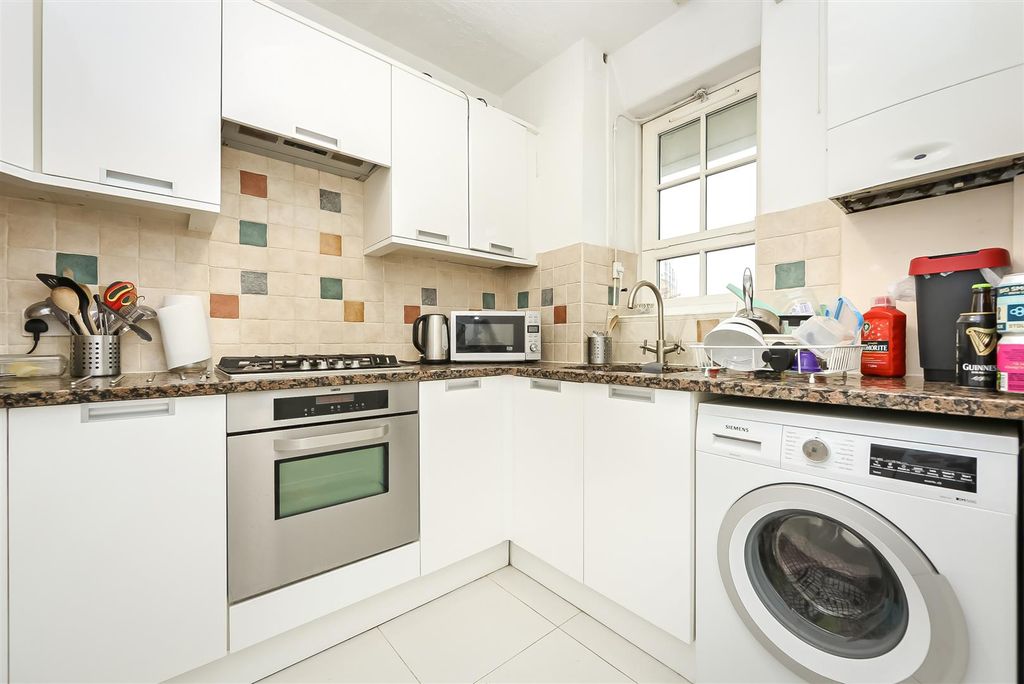 Property photo 3 of 10