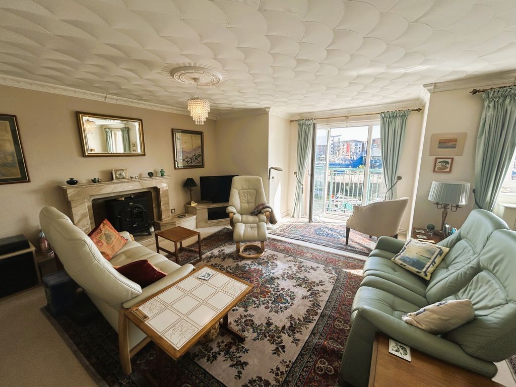 Property photo 3 of 21