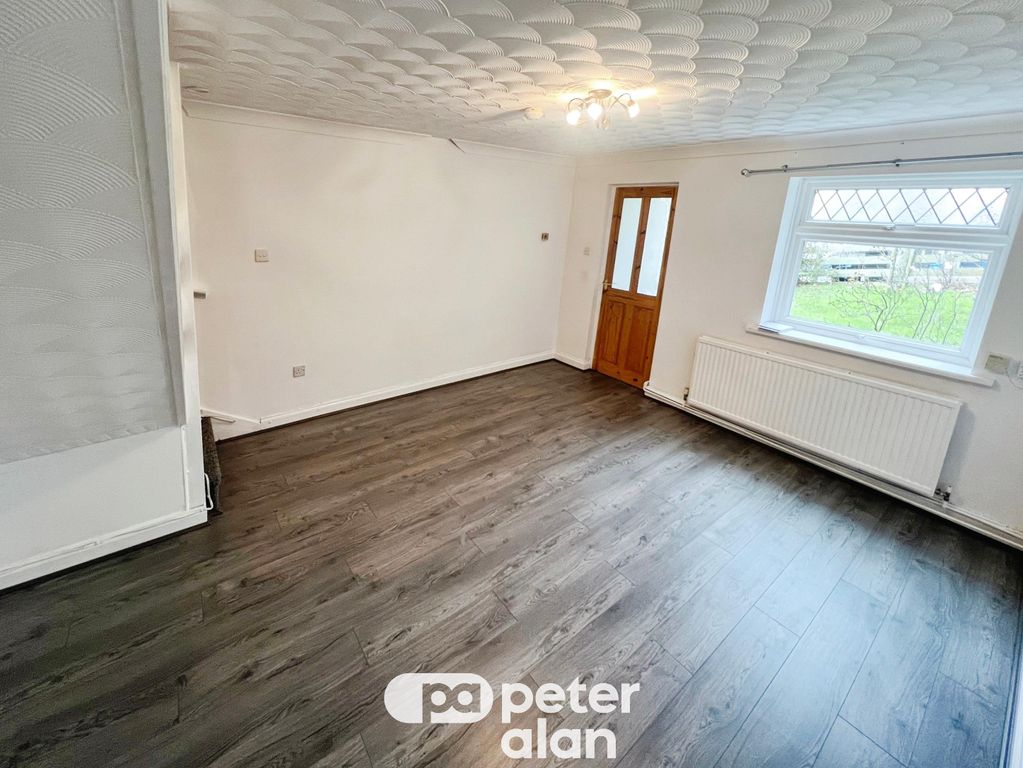 Property photo 2 of 10 Image