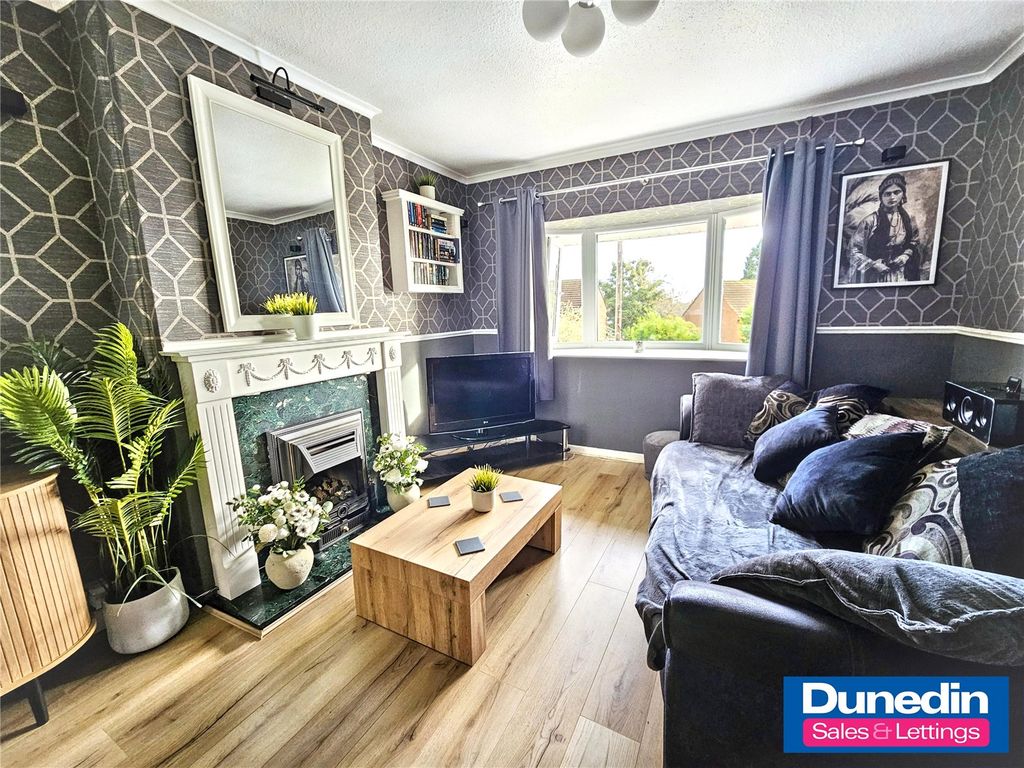 Property photo 3 of 18 Picture No. 02